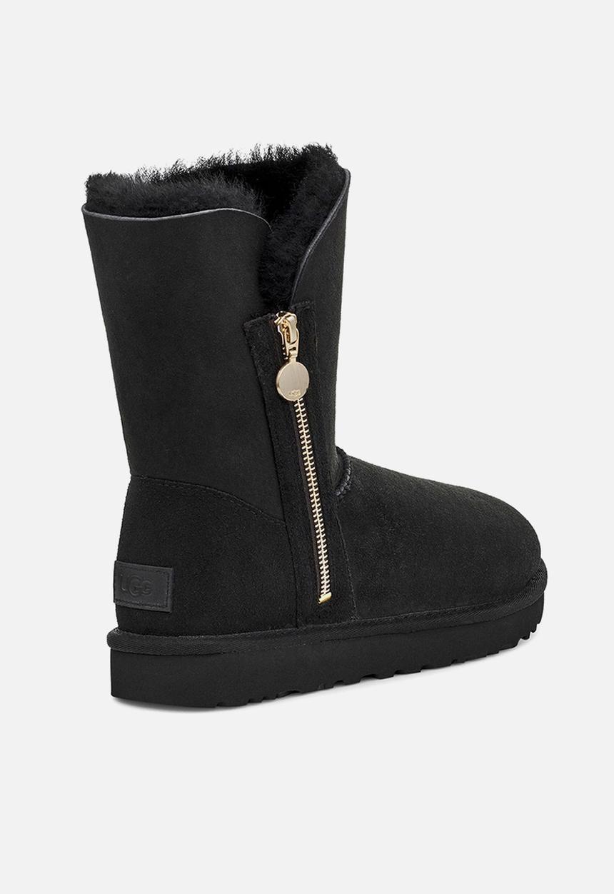 UGG® - Bailey zip short - black