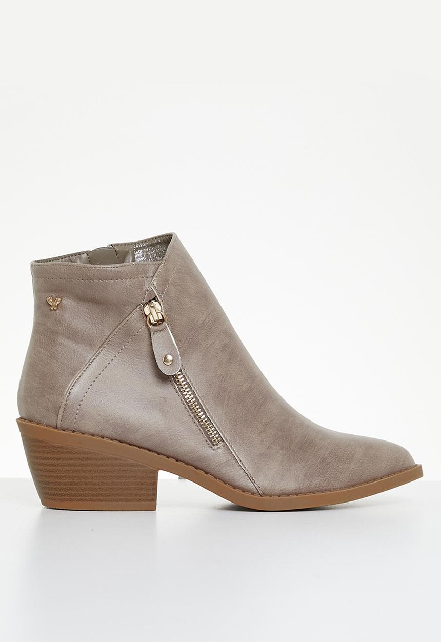 Butterfly Feet - Coraline 3 ankle boot - choc