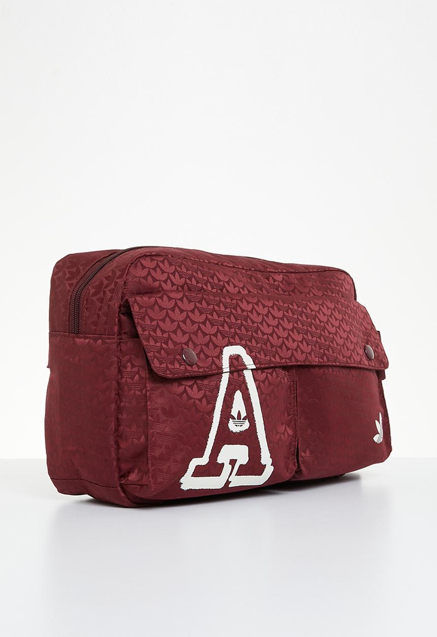 adidas Originals - Wb ltrefoil aop - shadow red