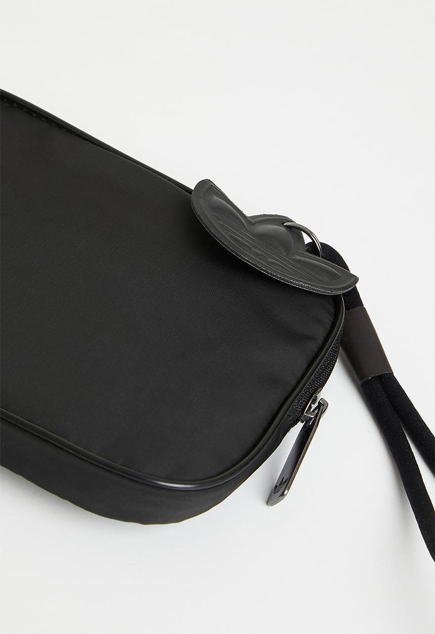 adidas Originals - Shoulder bag - black