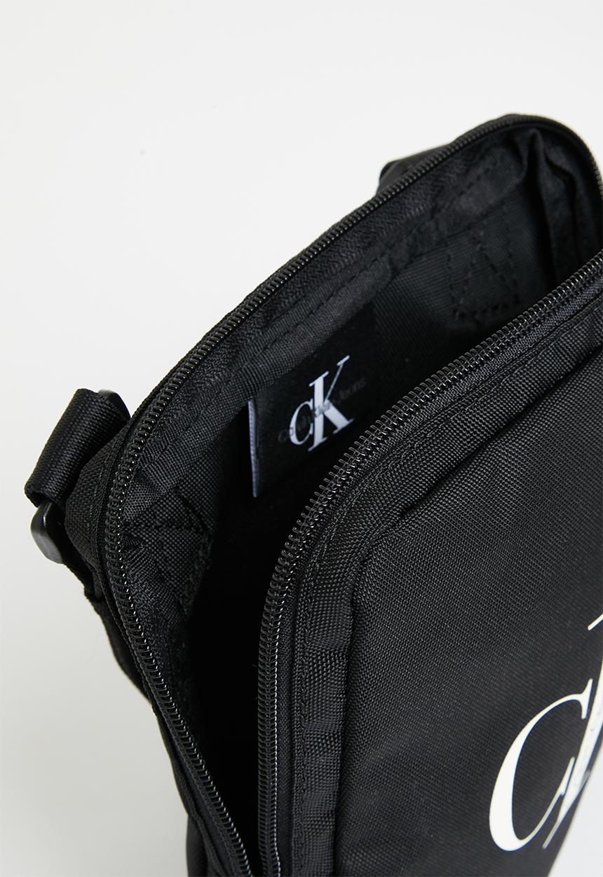 Calvin Klein - Sport essentials reporter - black