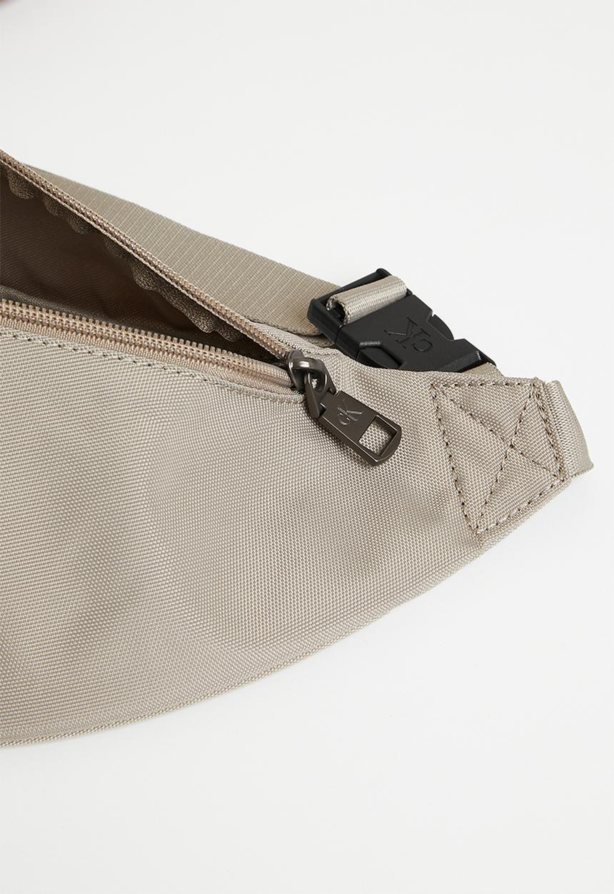 Calvin Klein - Sport essentials waist bag - perfect taupe