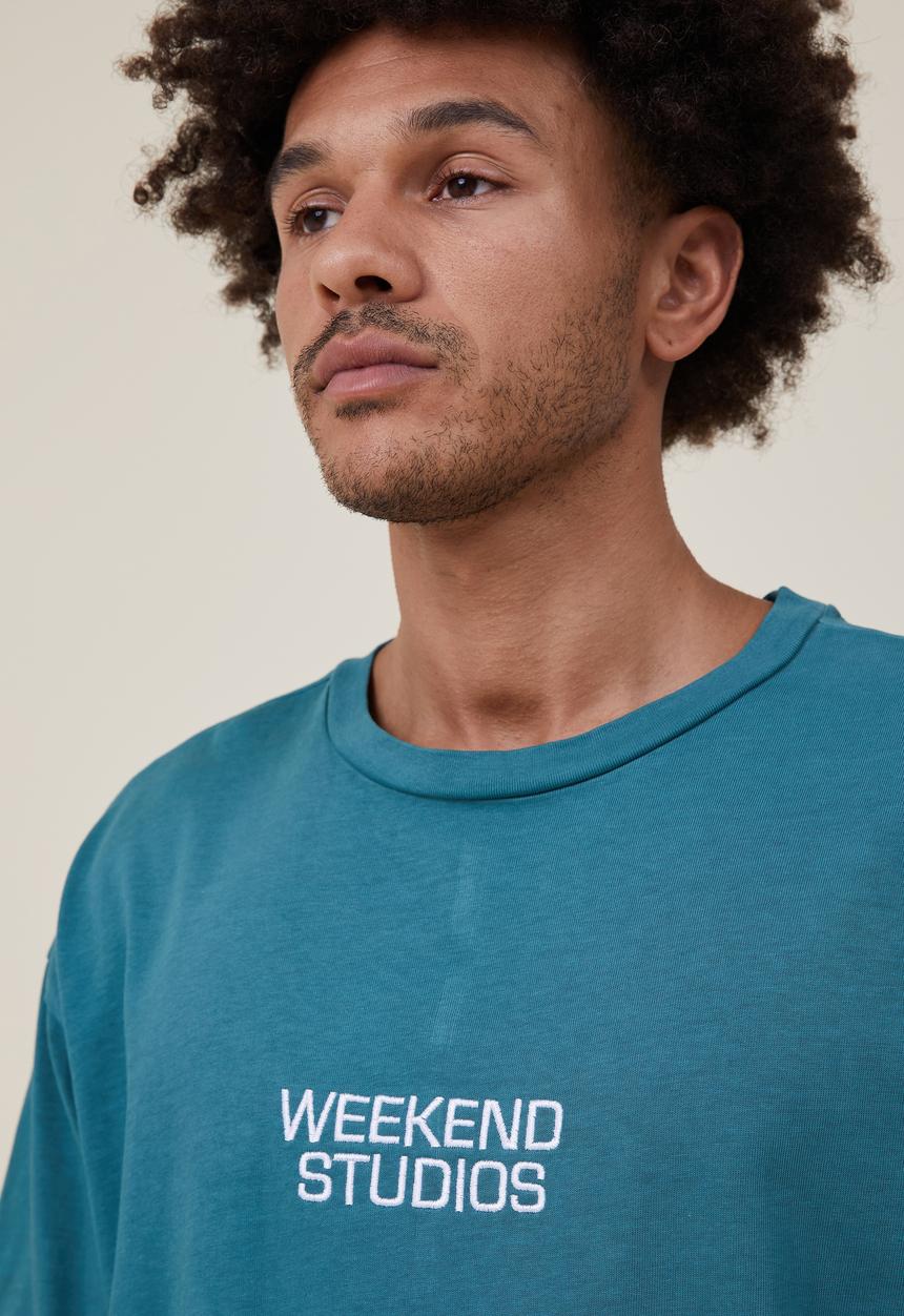 Cotton On - Heavy weight T-Shirt - deep sea teal contrast/weekend studio stack