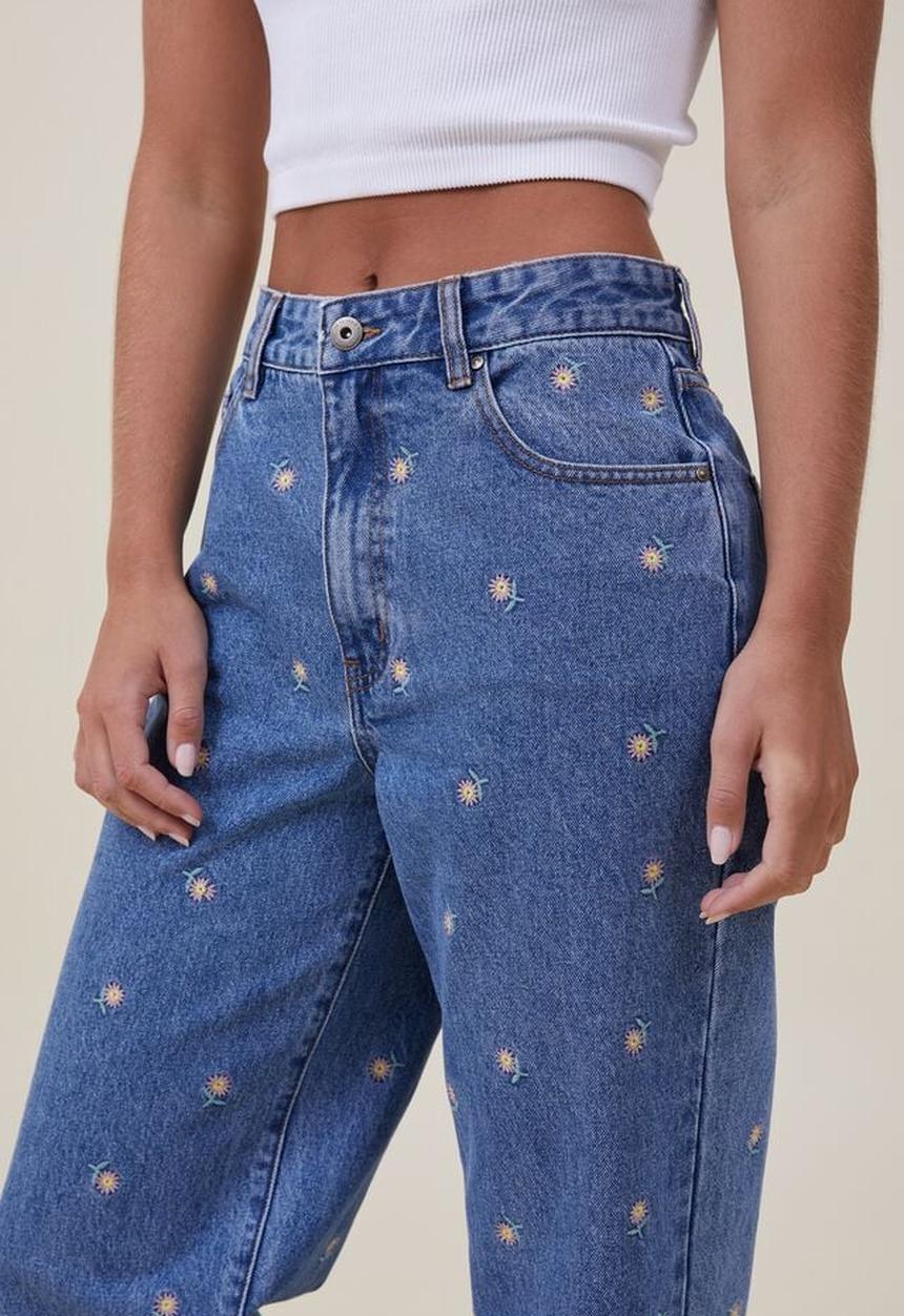 Cotton On - Loose straight jean - floral embroidery