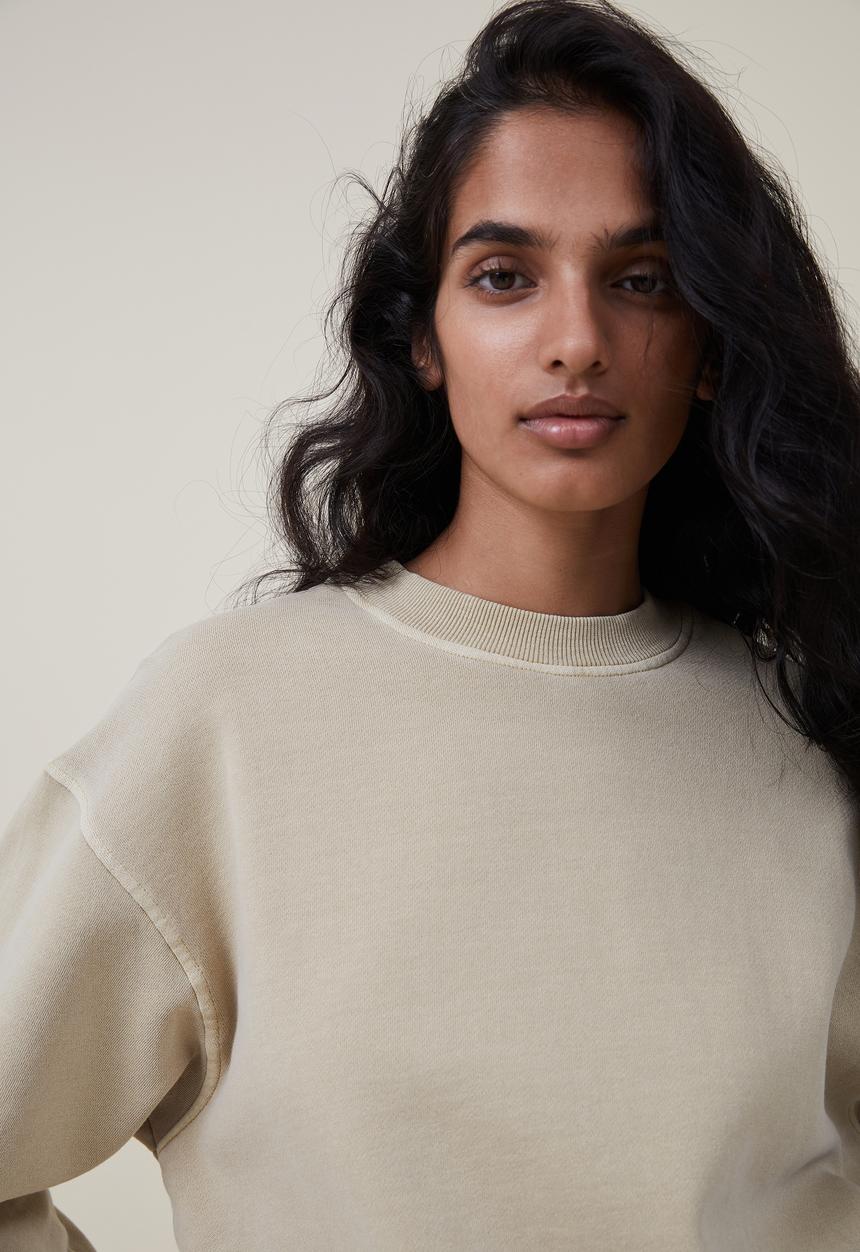 Cotton On - Classic washed crew sweatshirt - washed light sand