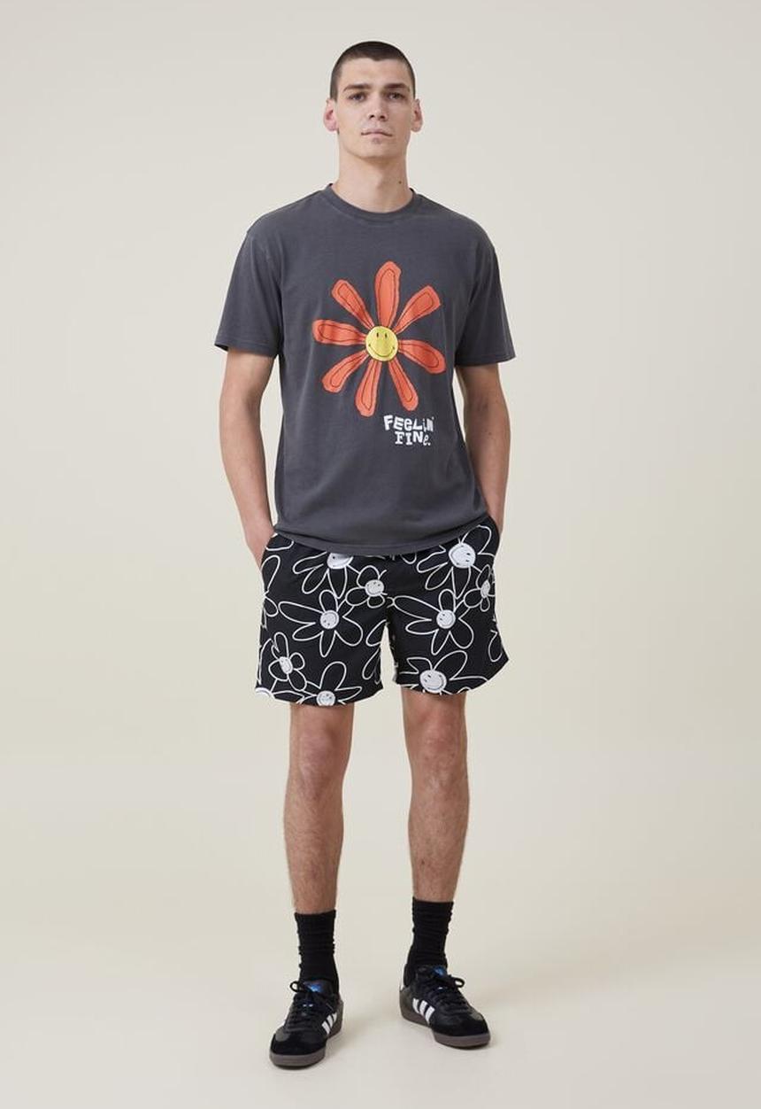 Cotton On - Smiley loose fit t-shirt - lcn smi black/feelin fine 