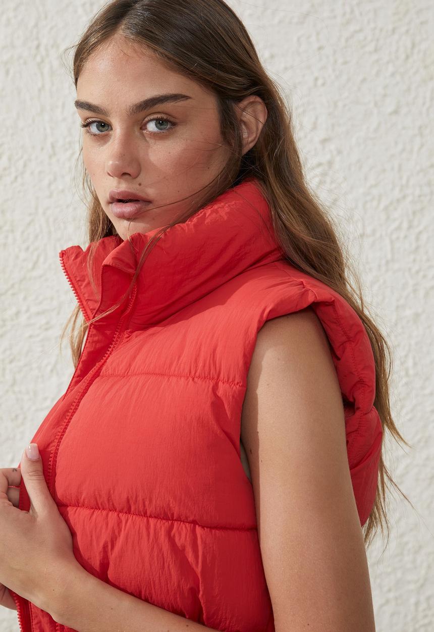 Cotton On - Cropped puffer vest - cherry red