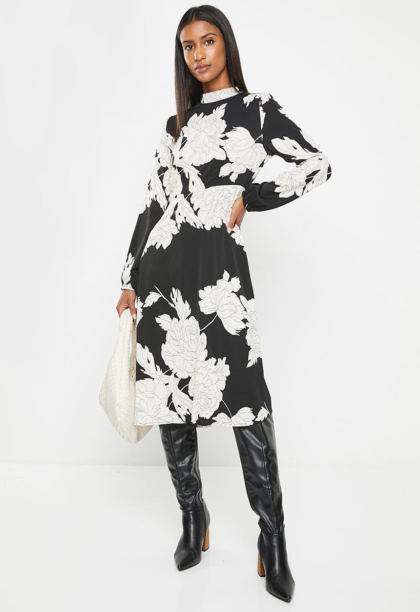 Stella Morgan - Long sleeve printed fit and flare dress - black