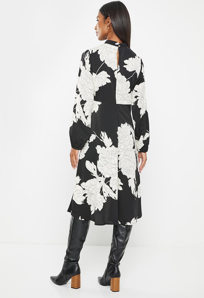 Stella Morgan - Long sleeve printed fit and flare dress - black