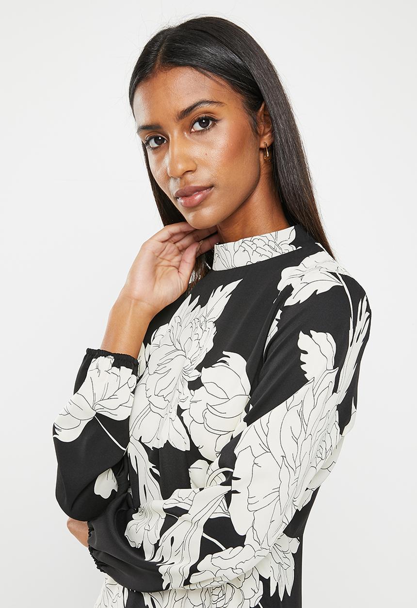 Stella Morgan - Long sleeve printed fit and flare dress - black