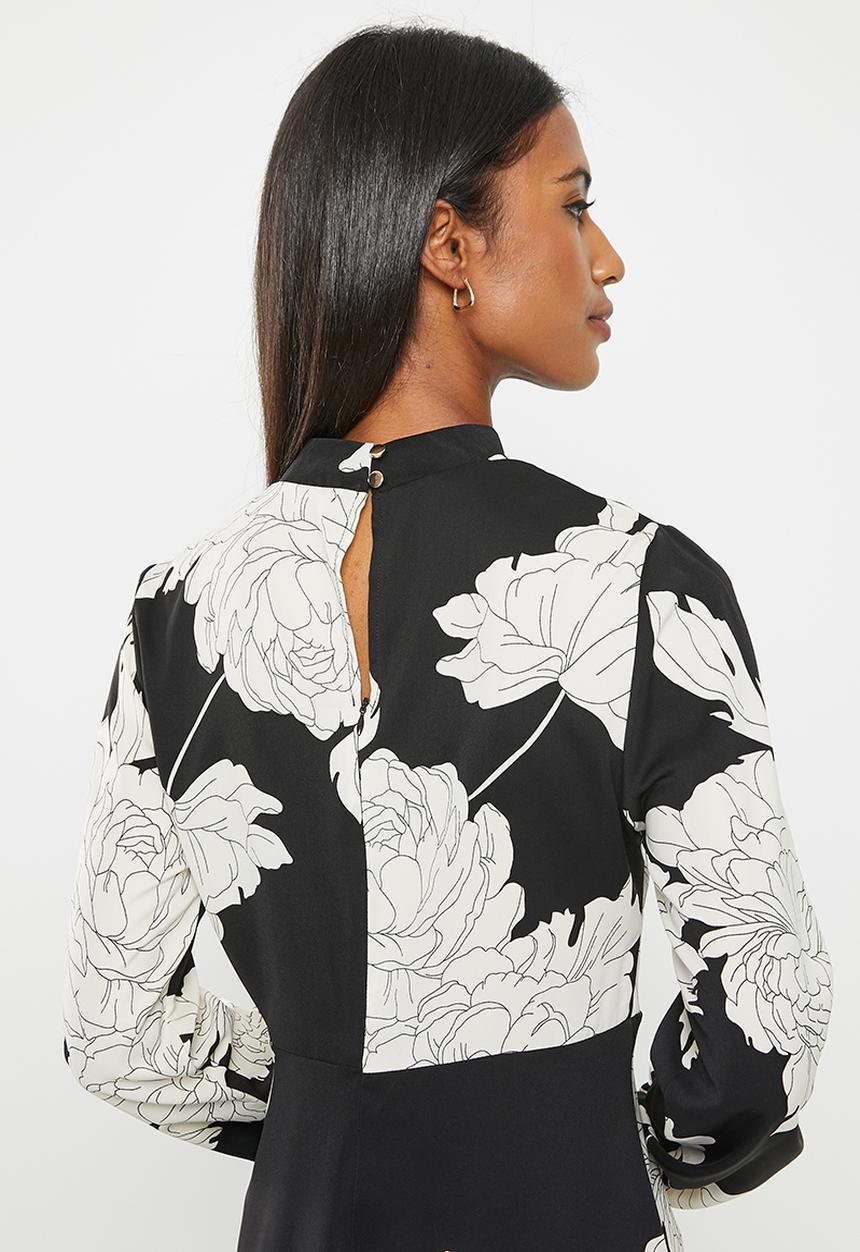 Stella Morgan - Long sleeve printed fit and flare dress - black