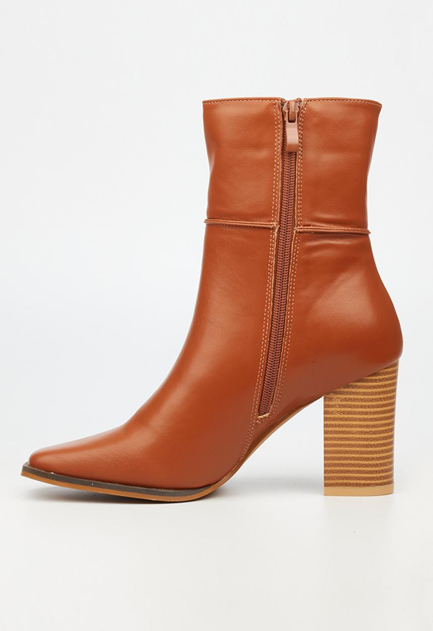 Miss Black - Ria 1 mid calf boot - tan