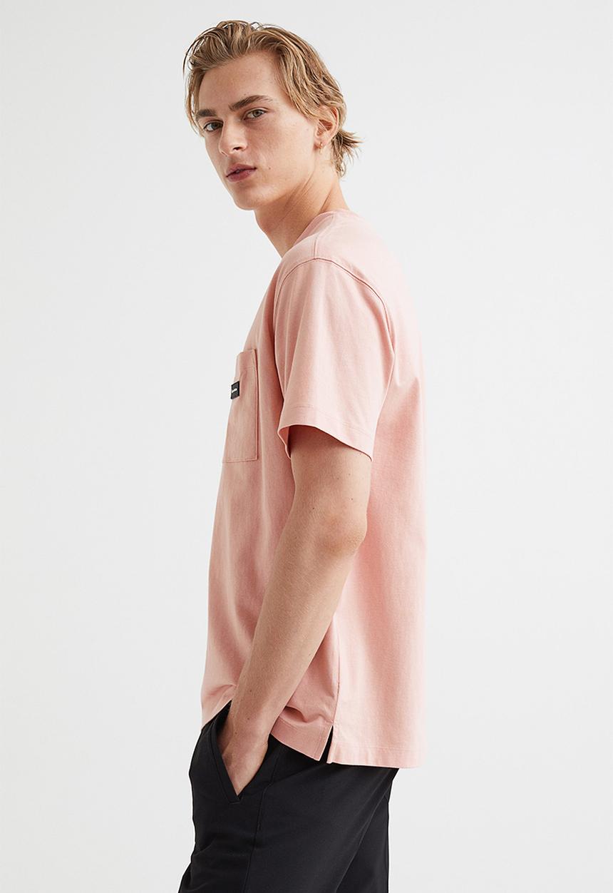 H&M - Regular fit pocket-detail T-shirt - pink