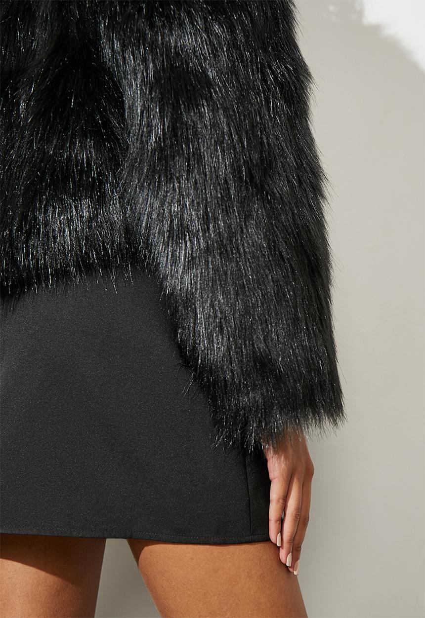 Superbalist - Collarless faux fur - black