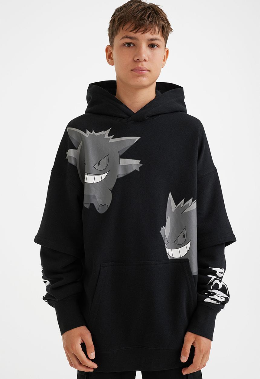 H&M - Printed hoodie - black/pokémon