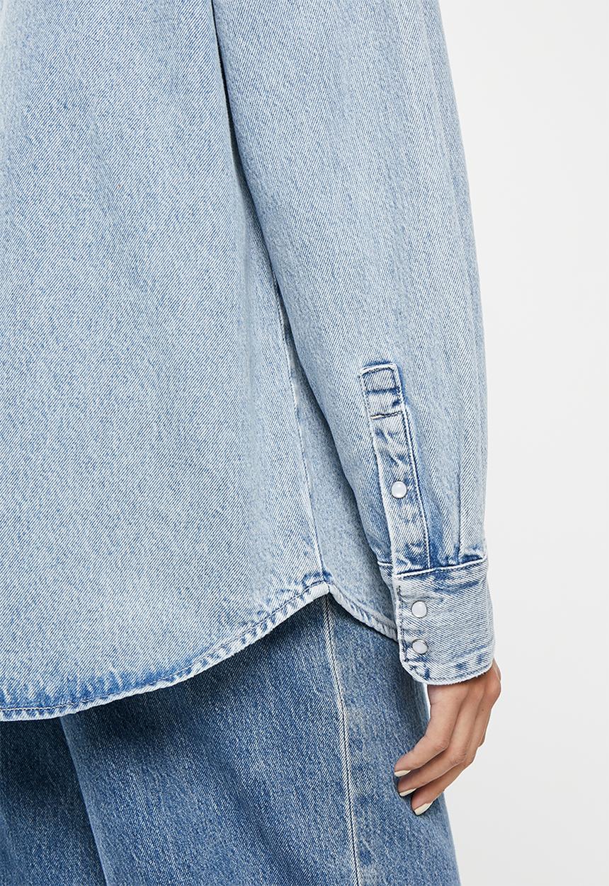 Levi’s® - Dylan oversized western - indigo destructed