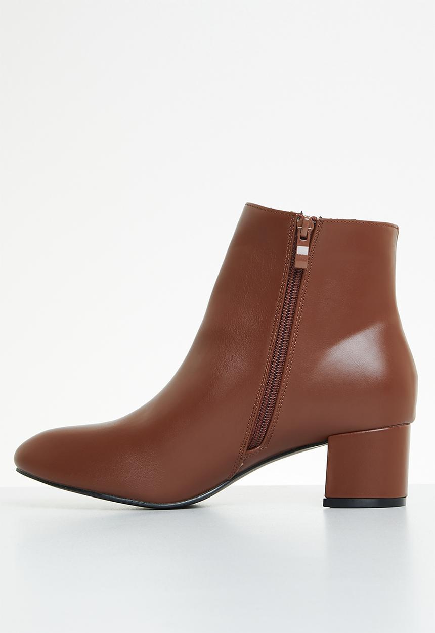 edit - Tippi ankle boot - brown