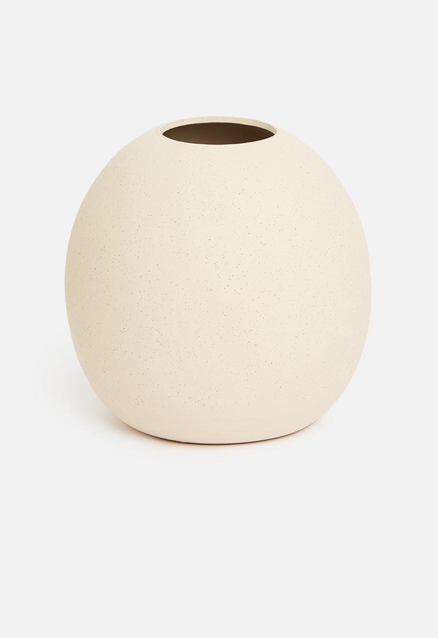 H&S - Porcelain ball vase - off white