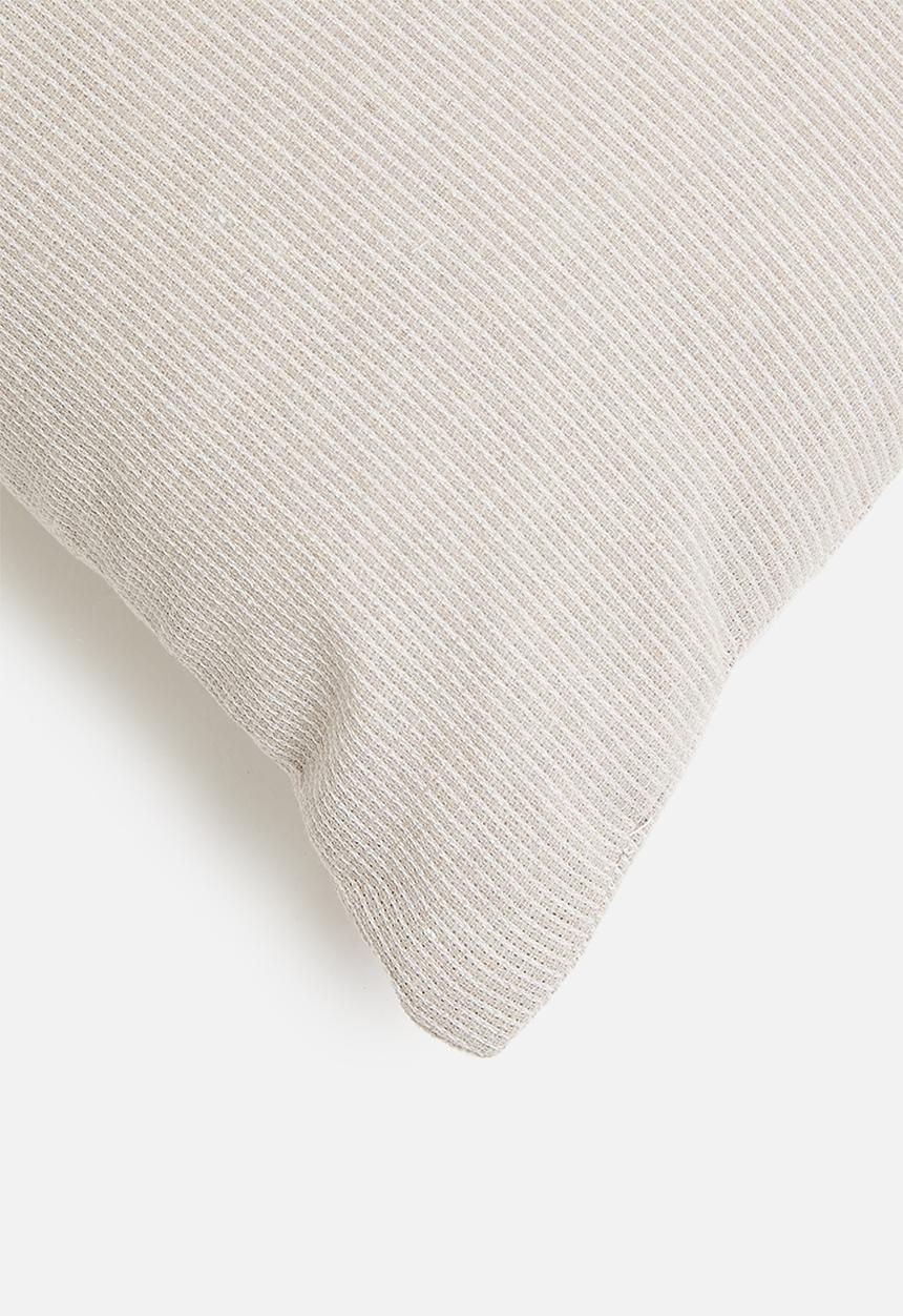 H&S - Button cushion- grey