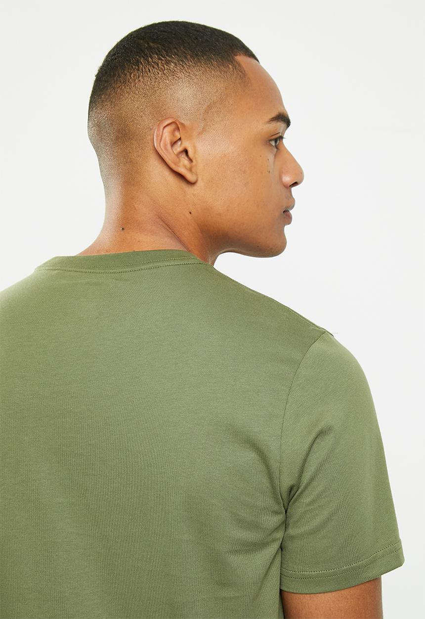 Converse - Standard fit center front chuck patch core tee - olive