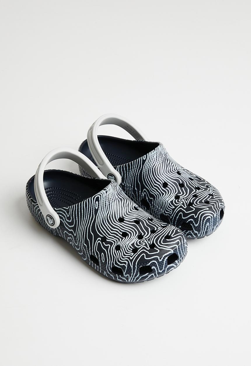 Crocs - Classic topographic clog k - deep navy/multi