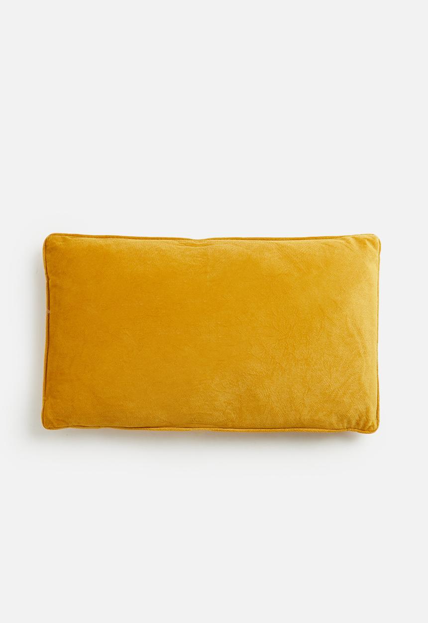 H&S - Velvet cushion - mustard