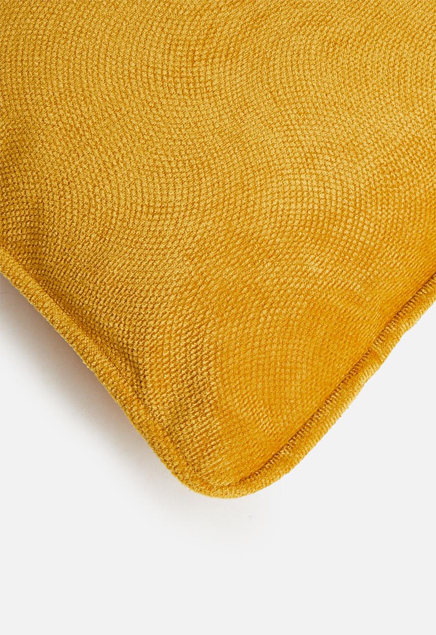 H&S - Velvet cushion - mustard