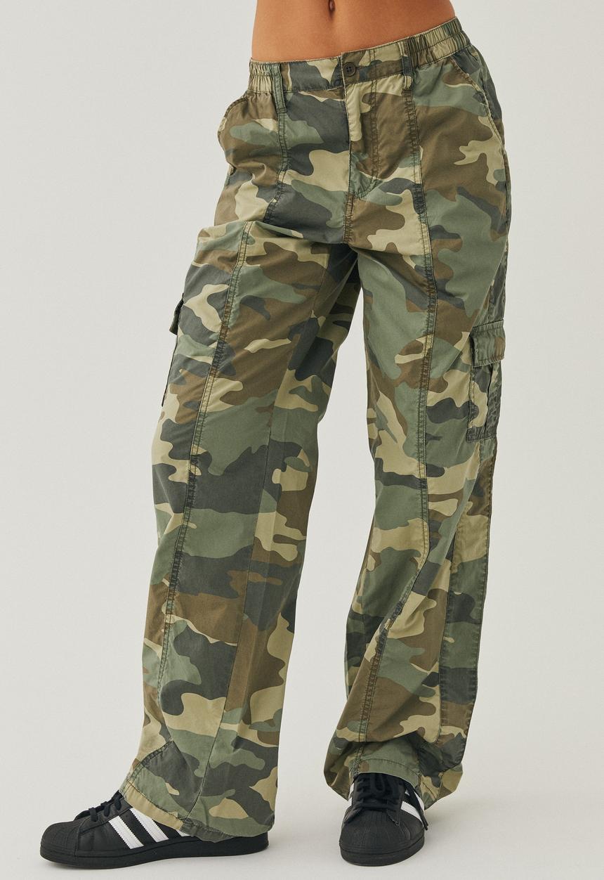 Supré  - Marie low rise cargo pant - faded camo khaki