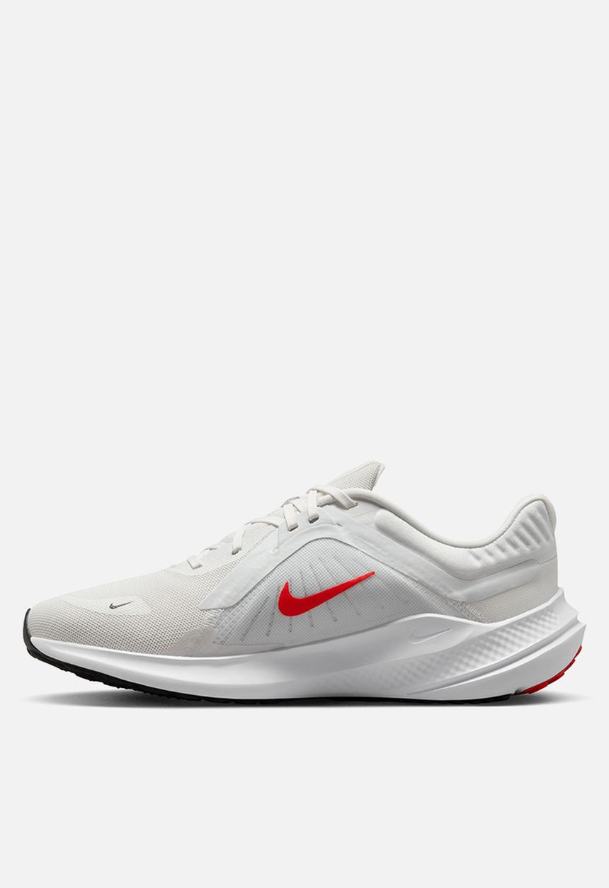 Nike - Quest 5