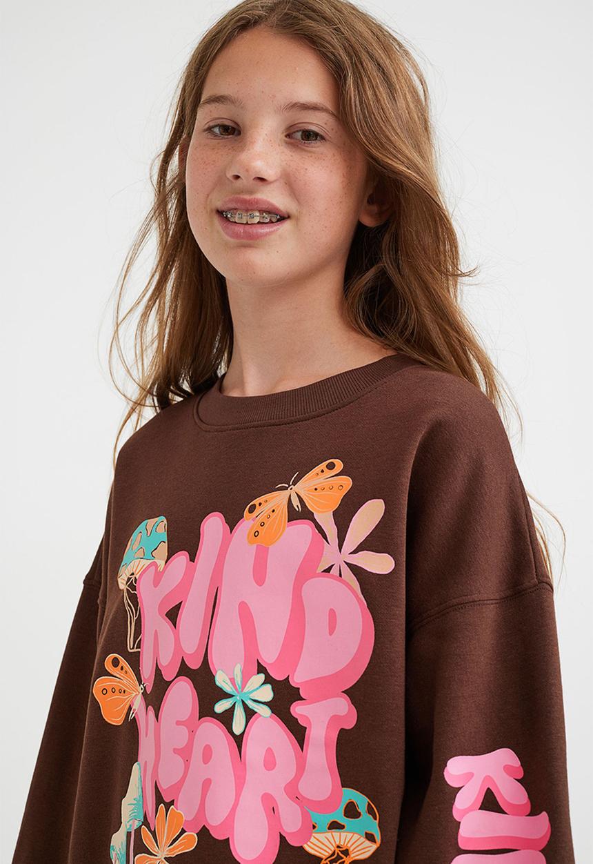 H&M - Oversized sweatshirt - dark brown/kind heart
