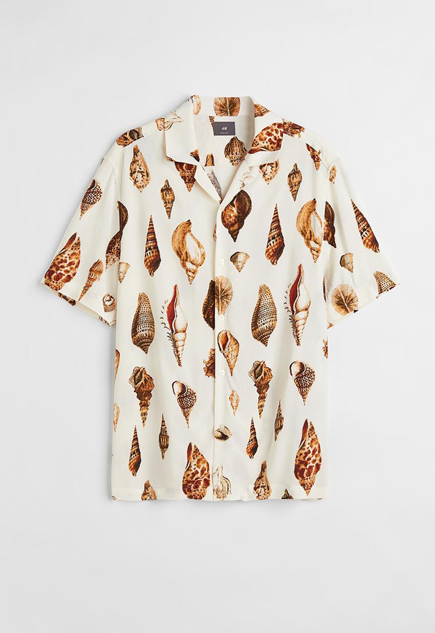 H&M - Relaxed fit patterned resort shirt - natural white/shells