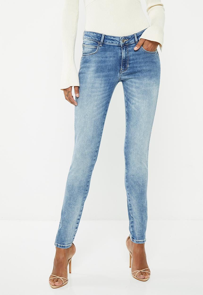 GUESS - New curve x fit - light wash