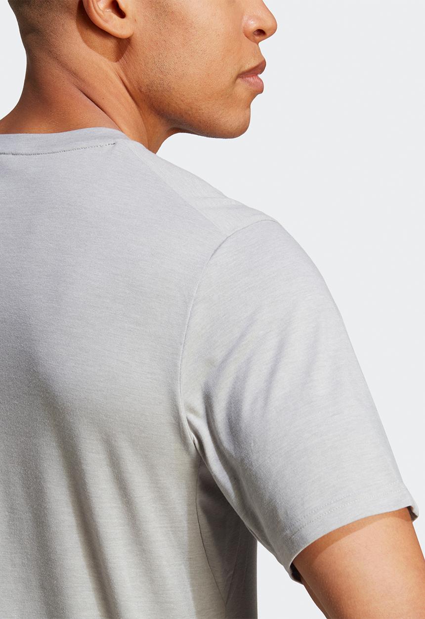 adidas Performance - Train ess feelready logo tee - medium grey heather/black