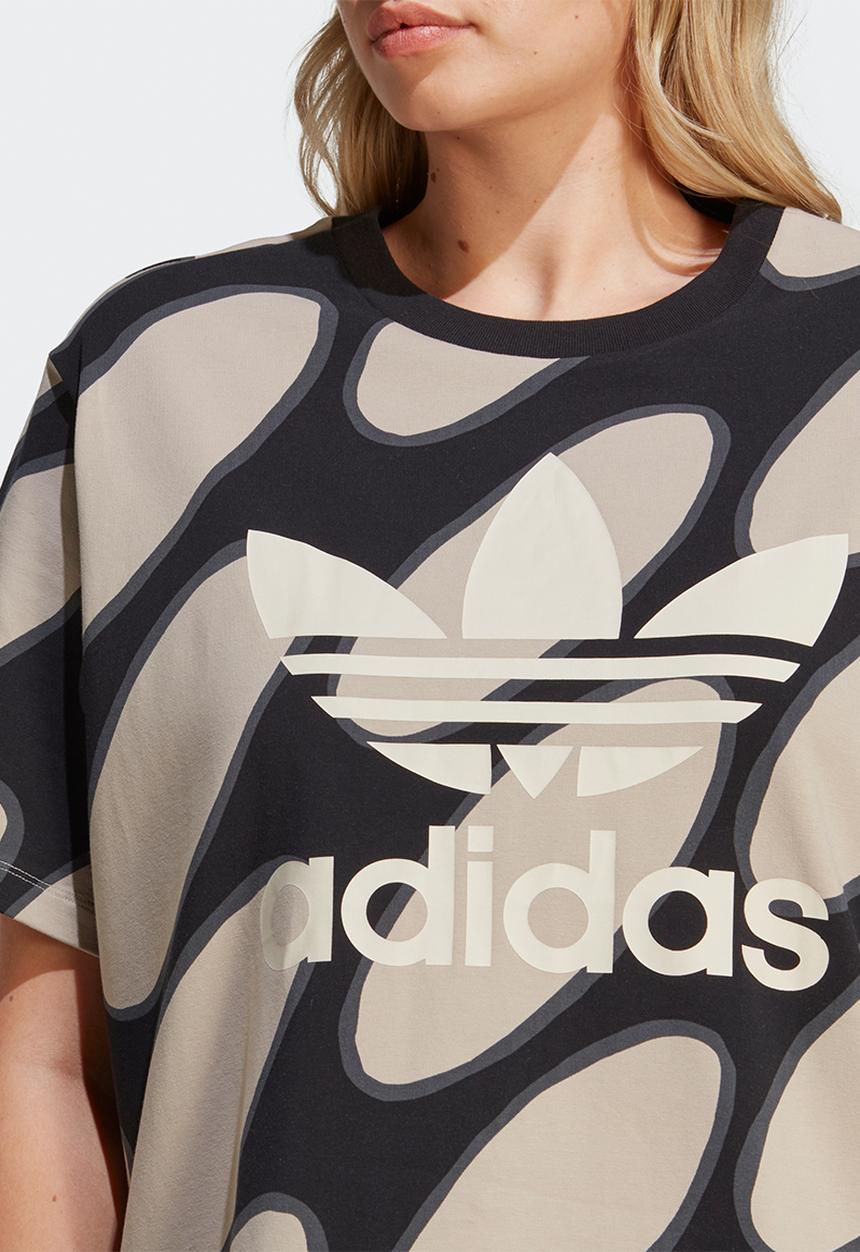 adidas Originals - Plus t-shirt aop - light brown