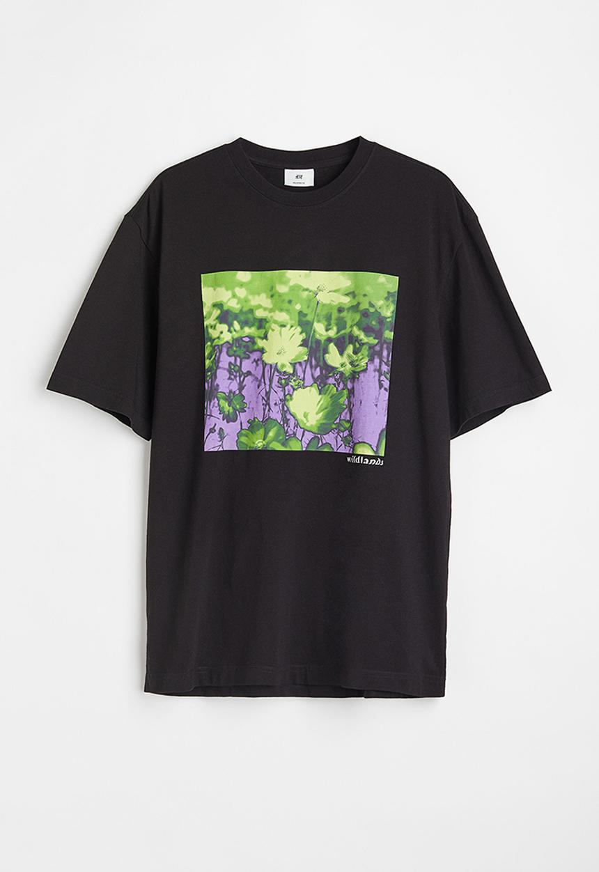 H&M - Relaxed fit cotton T-shirt - black/wildlands