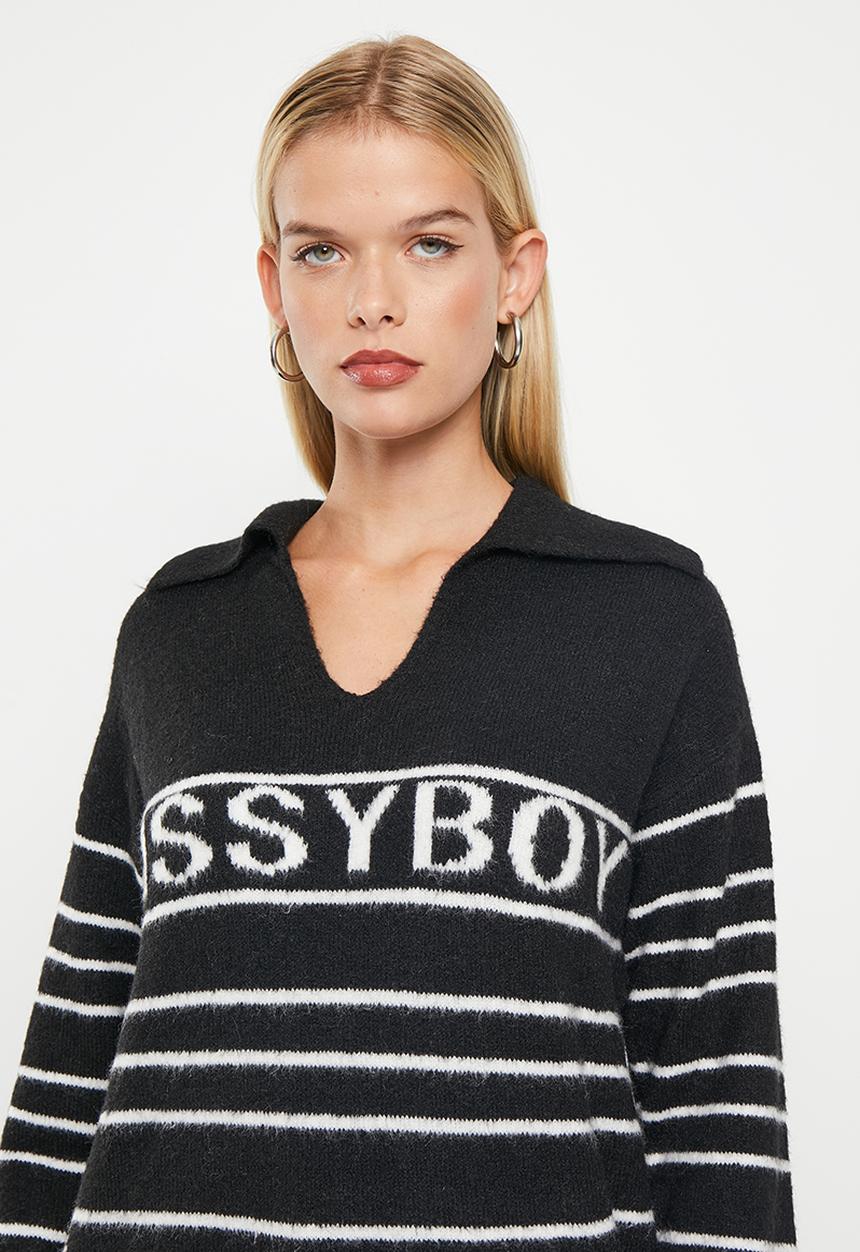 SISSY BOY - Ajay: slouchy, open collar knitted sweater - black & white