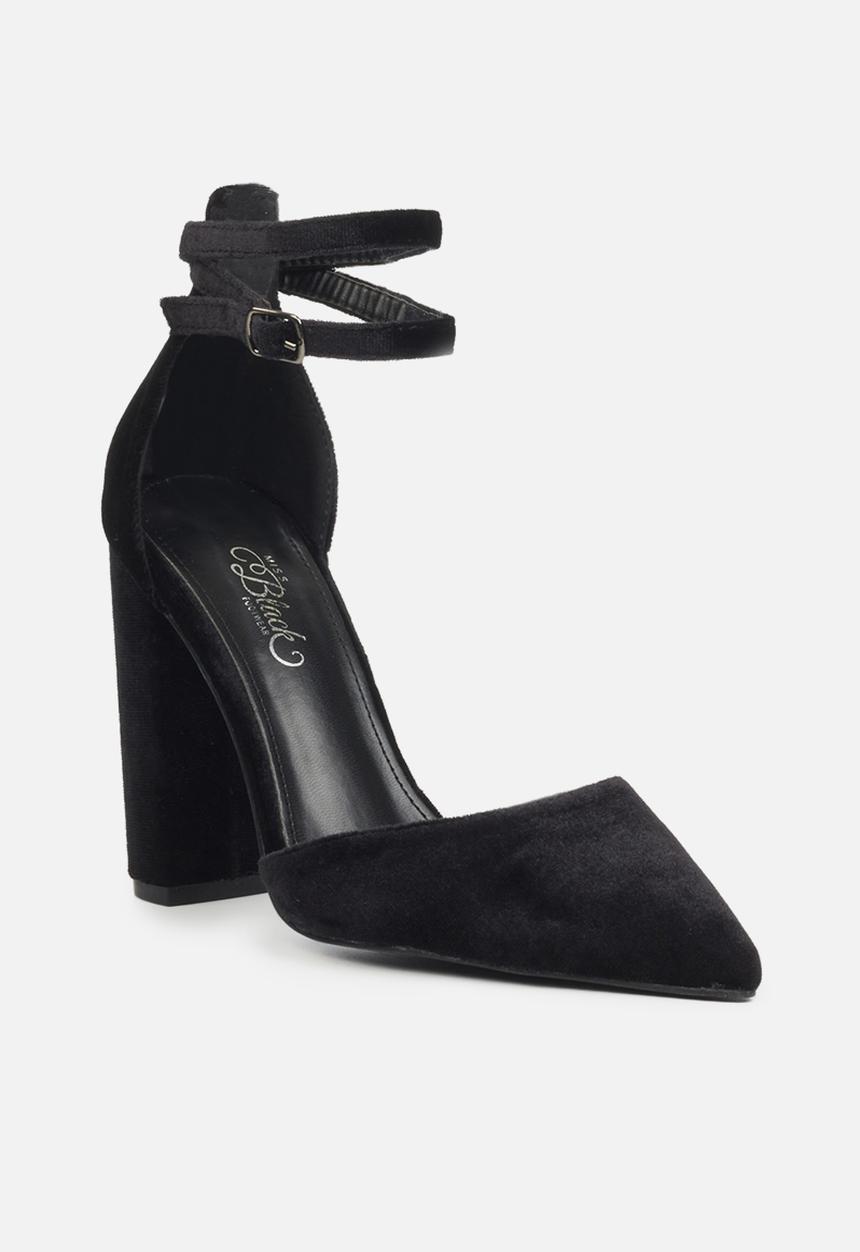 Miss Black - Criss 5 court heel - black