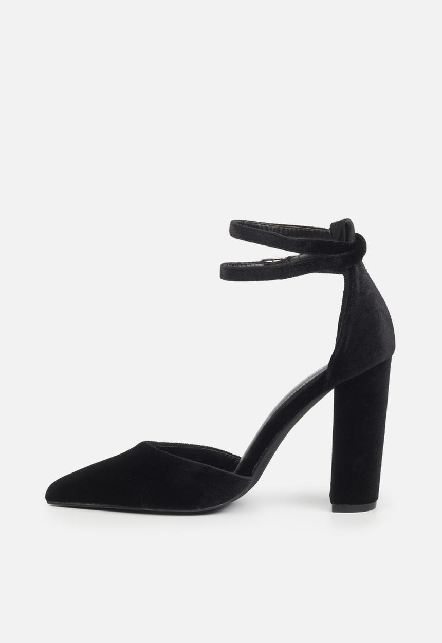 Miss Black - Criss 5 court heel - black