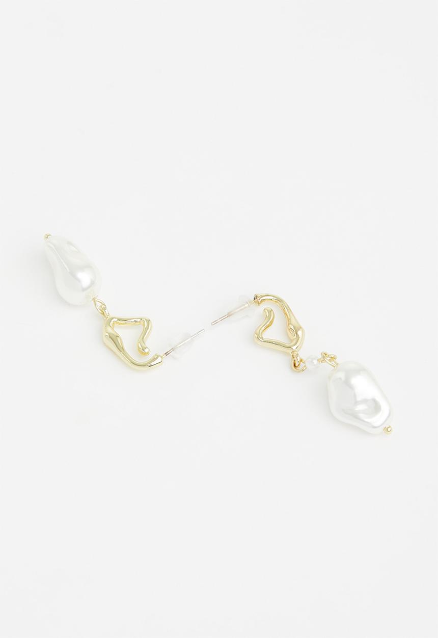 Superbalist - Lisa faux pearl earrings- gold & cream