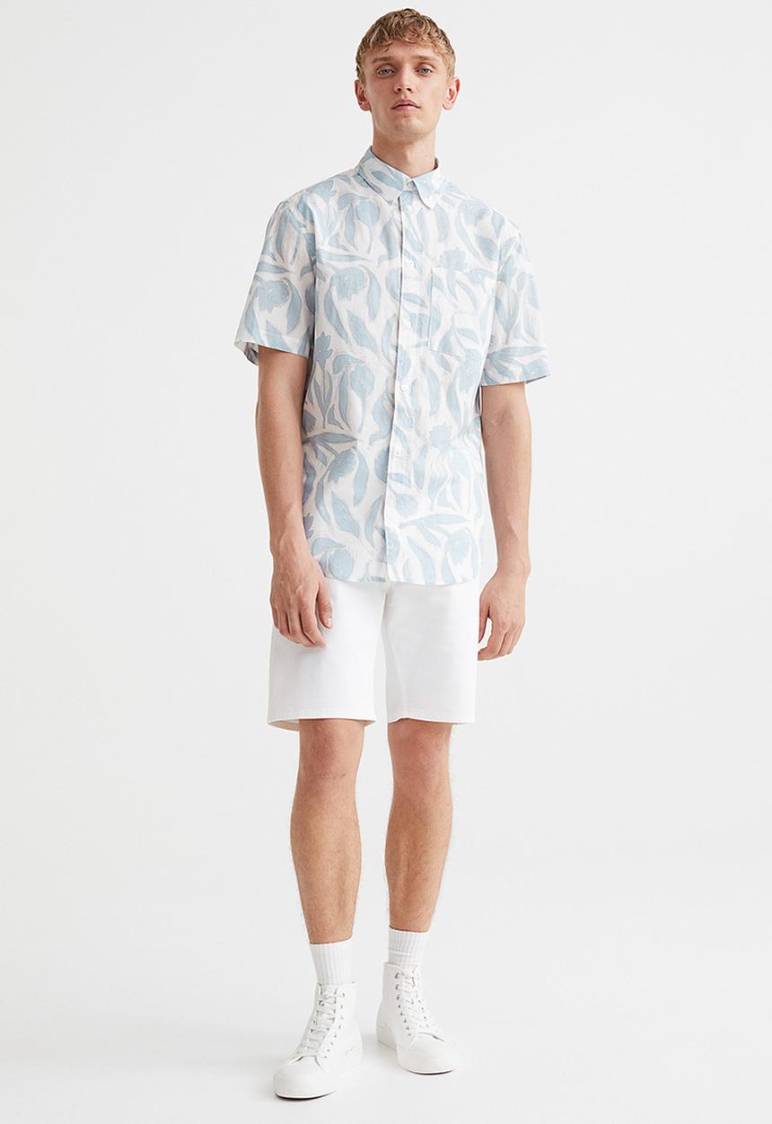 H&M - Cotton shirt regular fit - light blue/tulips
