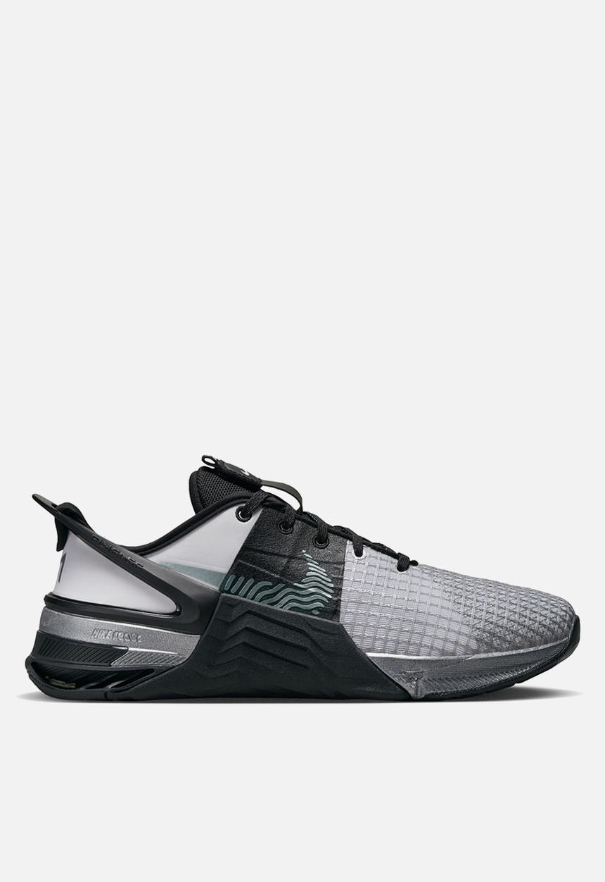 Nike - Metcon 8 Flyease Premium