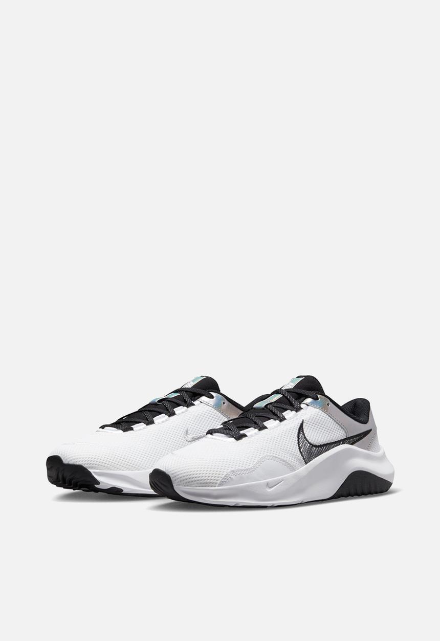 Nike - Legend Essential 3 Premium