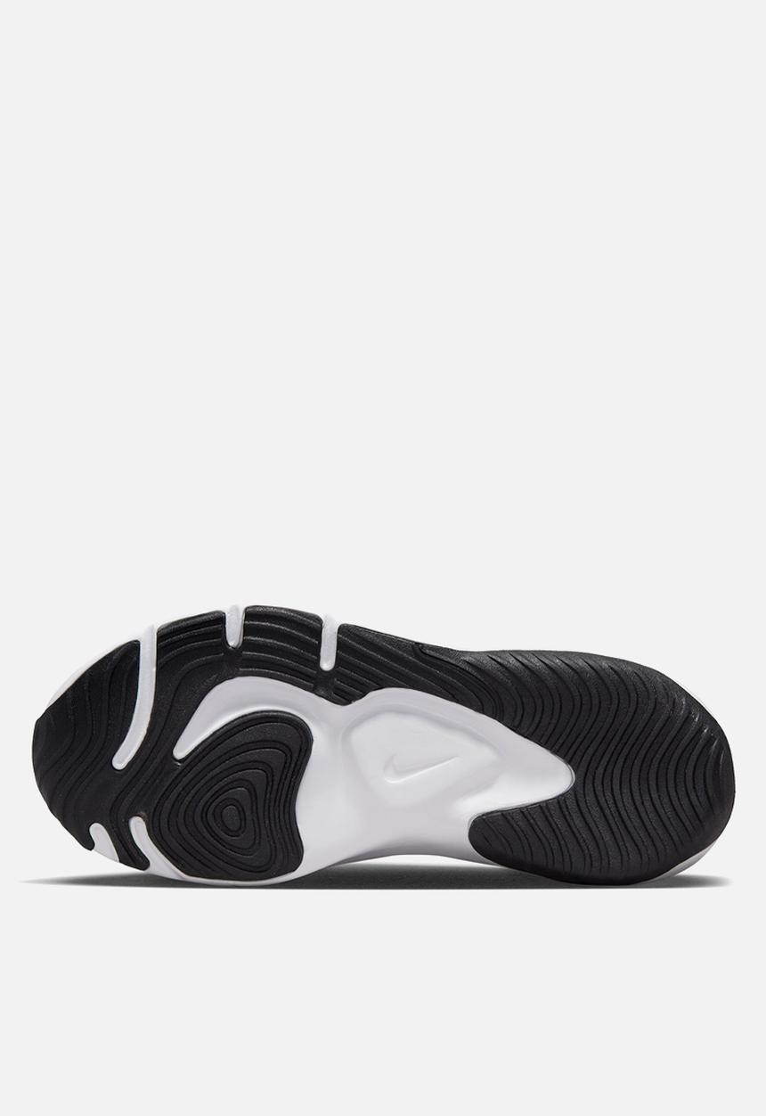 Nike - Legend Essential 3 Premium