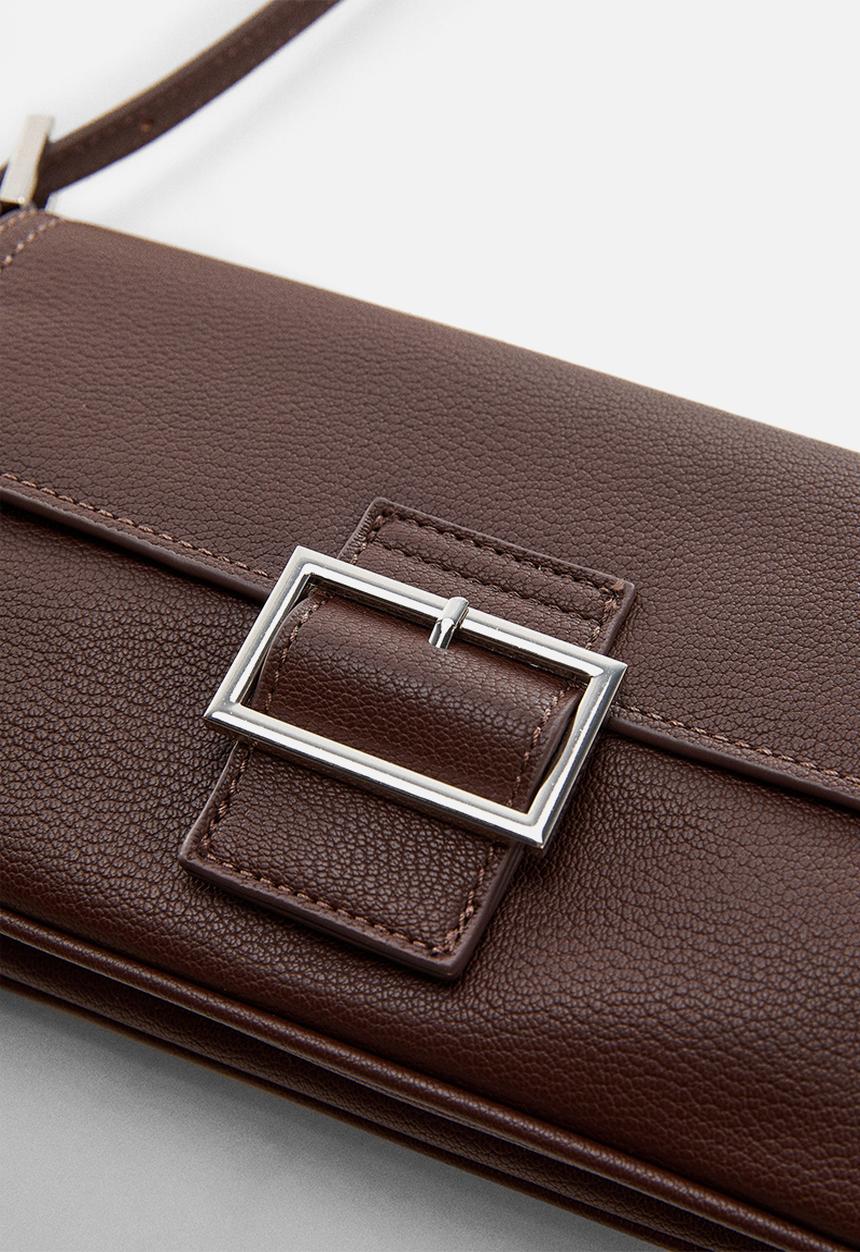 MANGO - Buckle shoulder bag - chocolate