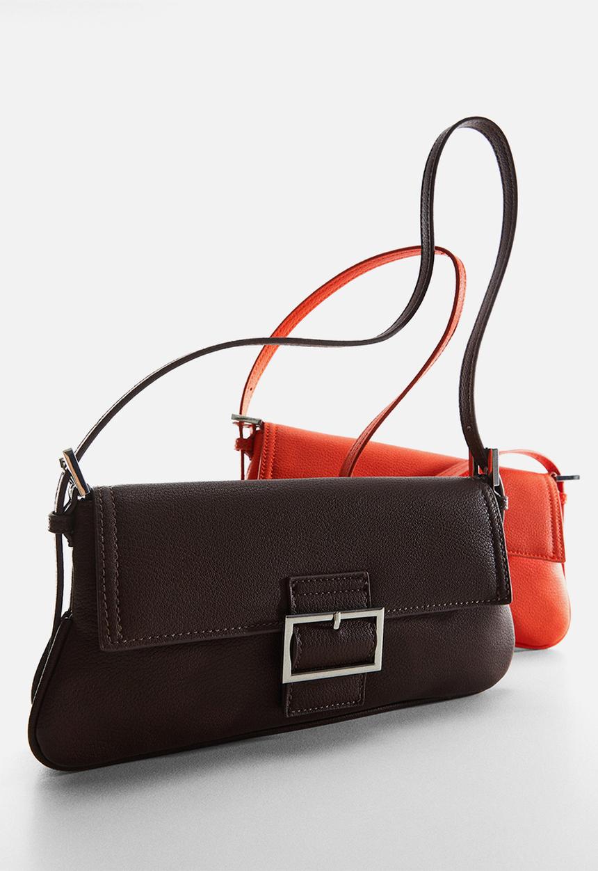 MANGO - Buckle shoulder bag - chocolate