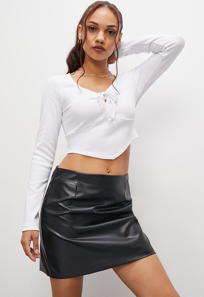 Blake - Asymmetrical hem tee - white