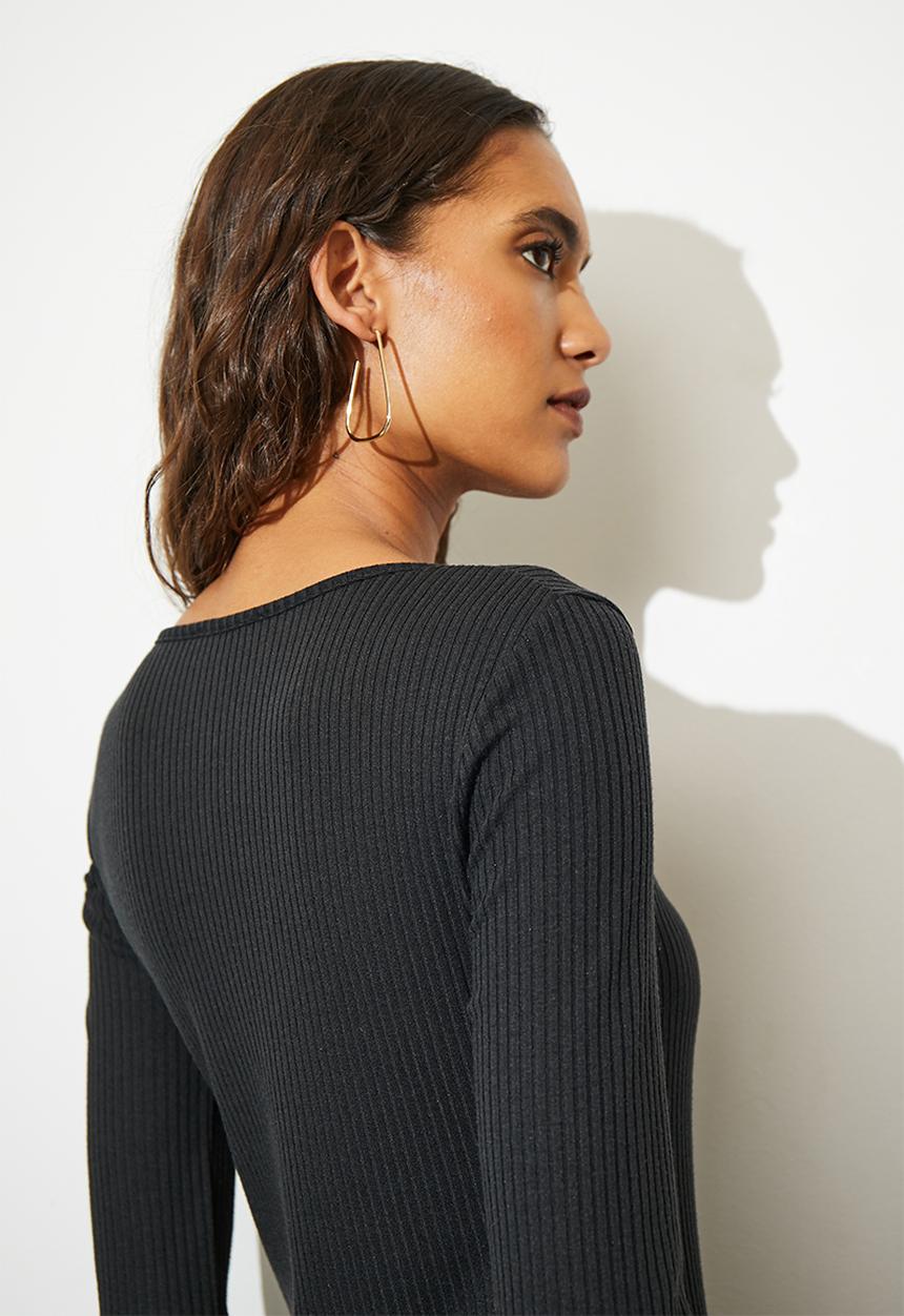 Superbalist - Cutout neckline asymmetric midi dress - black