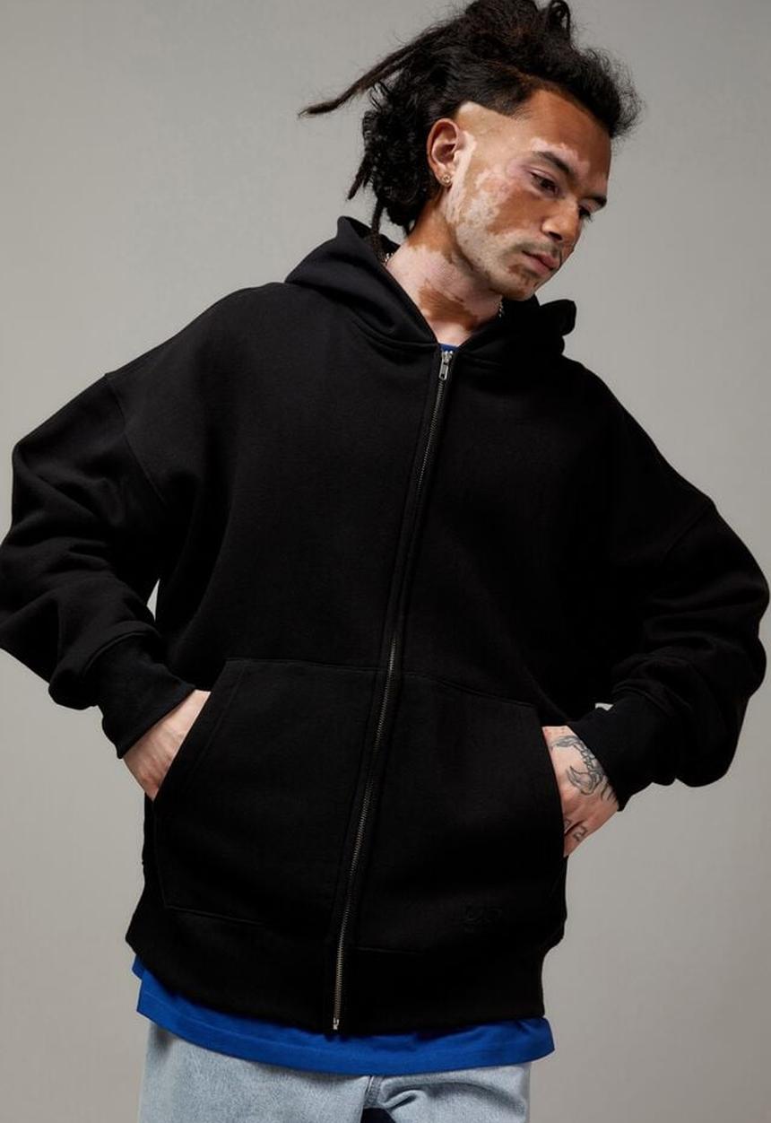 Cotton On - Baggy graphic zip through hoodie - black/uc emb