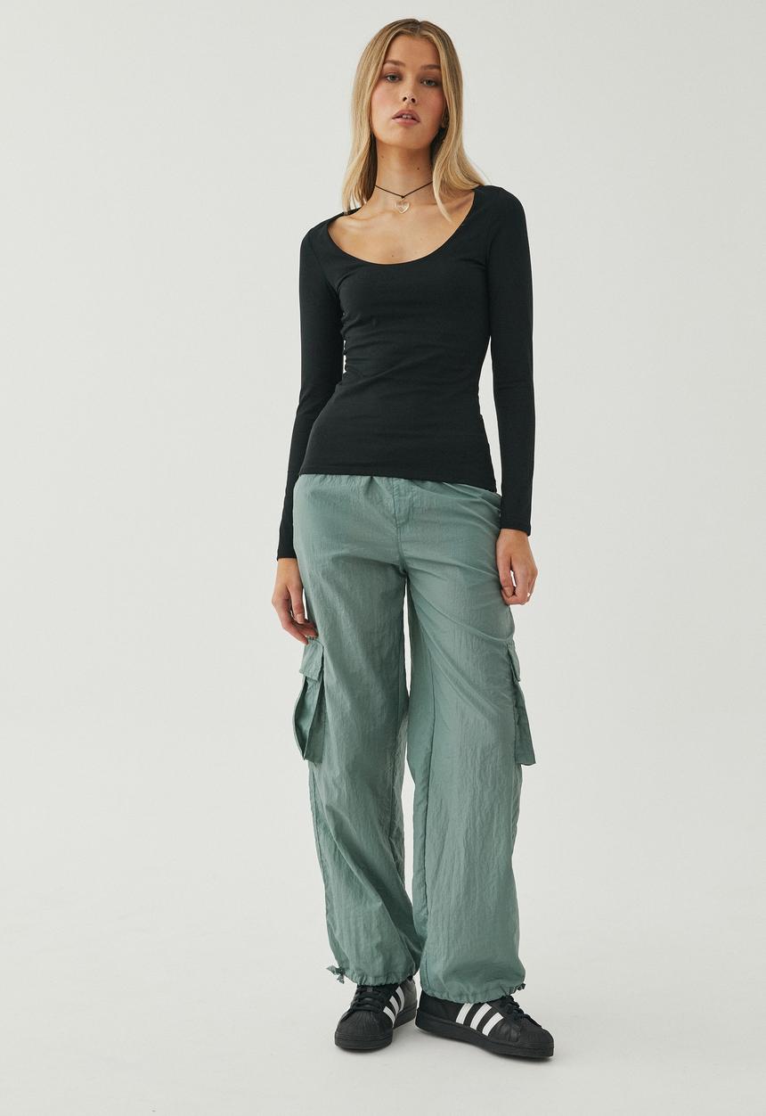 Supré  - Helena scoop neck long sleeve top - black