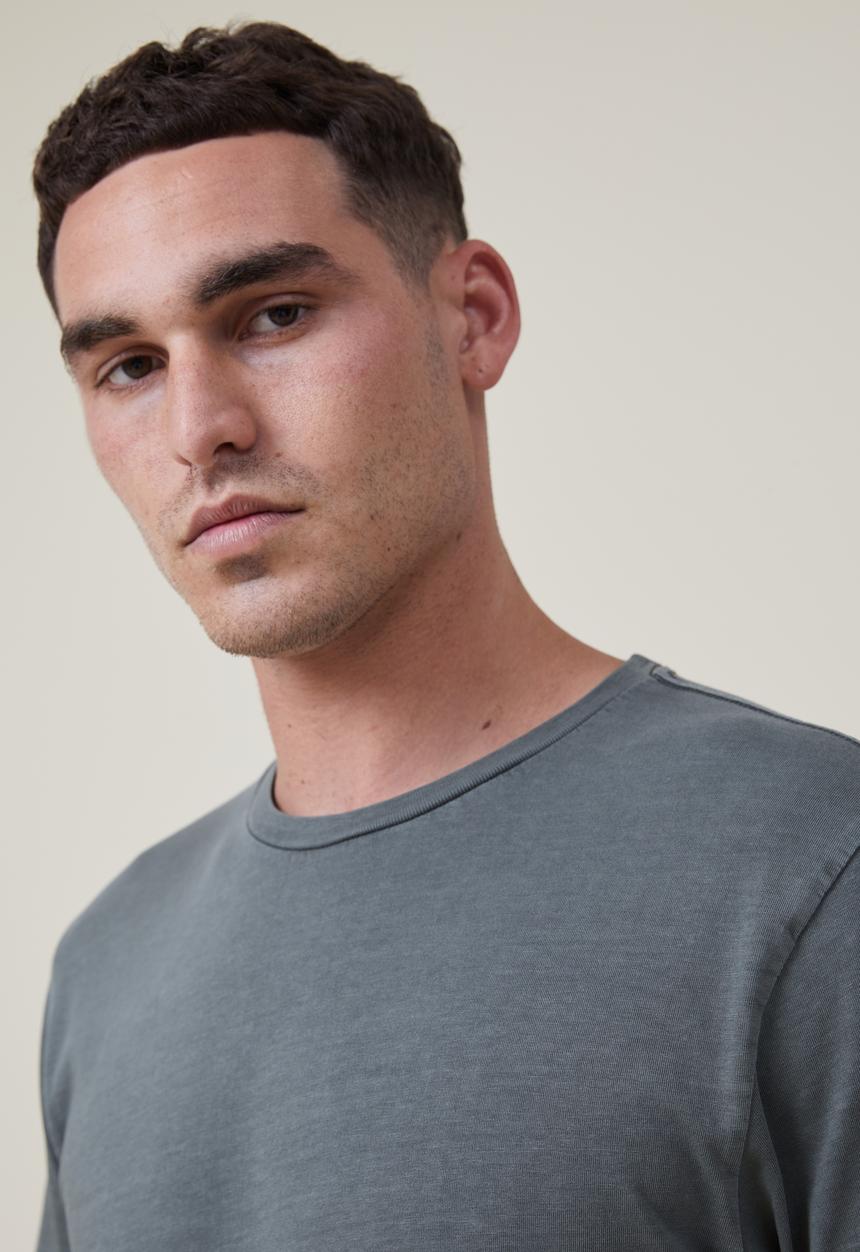 Cotton On - Organic regular fit crew T-shirt - duffle green
